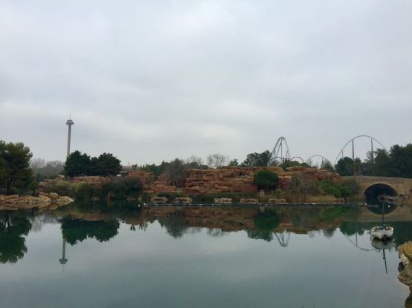 que pasa si llueve en Port Aventura